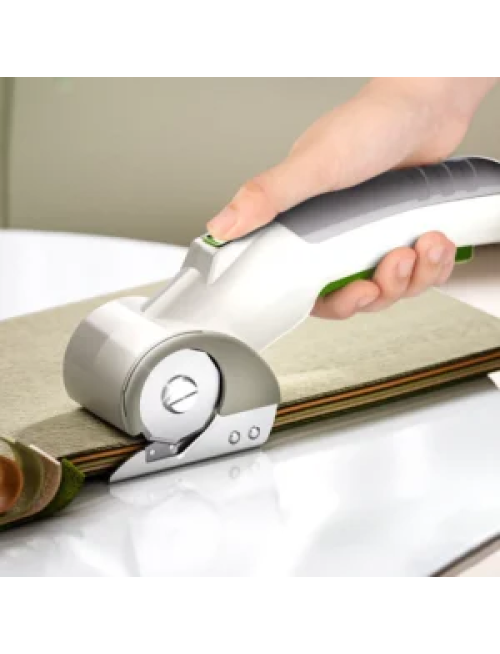 Cordless Electric Cutter for
Carpet & Cardboard
